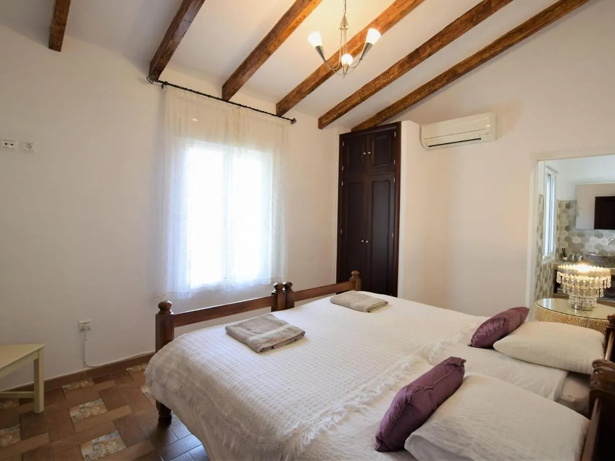 Holiday home Belvilla By Oyo Villa Mariposa Arenas  Spain